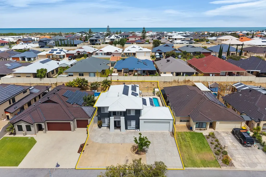 14 Cronulla Road, Secret Harbour, WA 6173