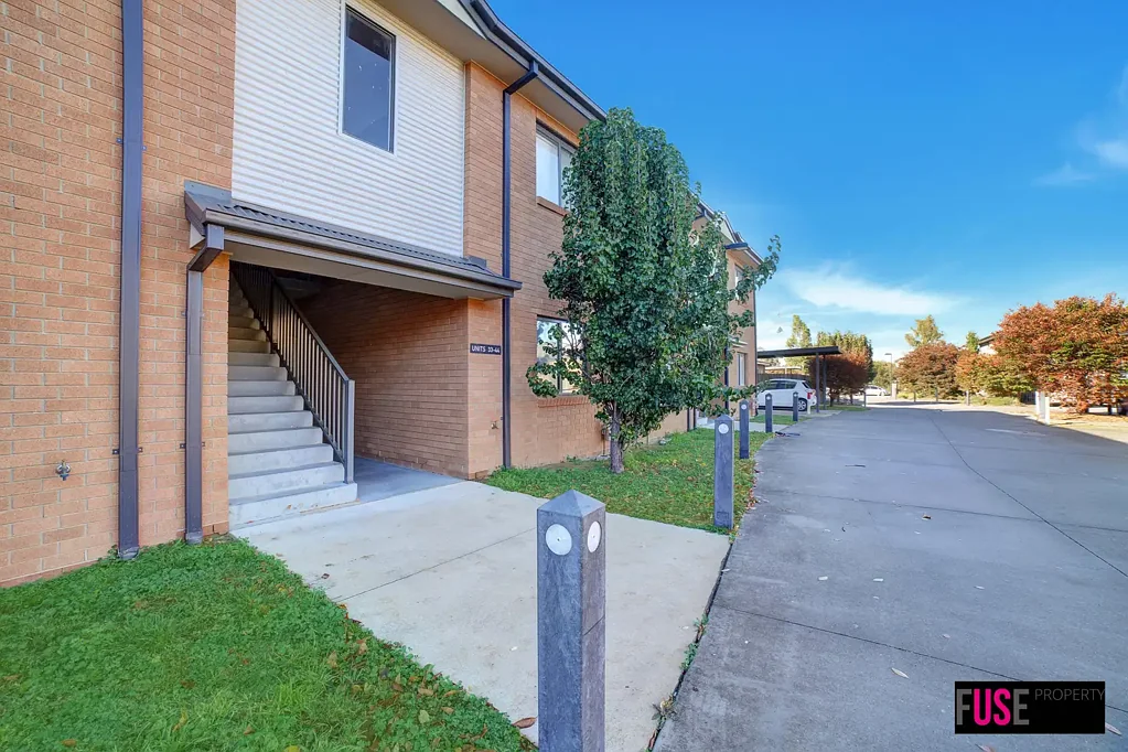 Top-Floor Living in Harrison – Light, Convenience & Low Maintenance