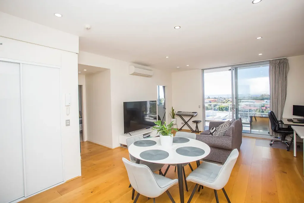 Lathlain 2 Bedroom Luxury in Lathlain: Top-Floor Apartment with Hill Views!
