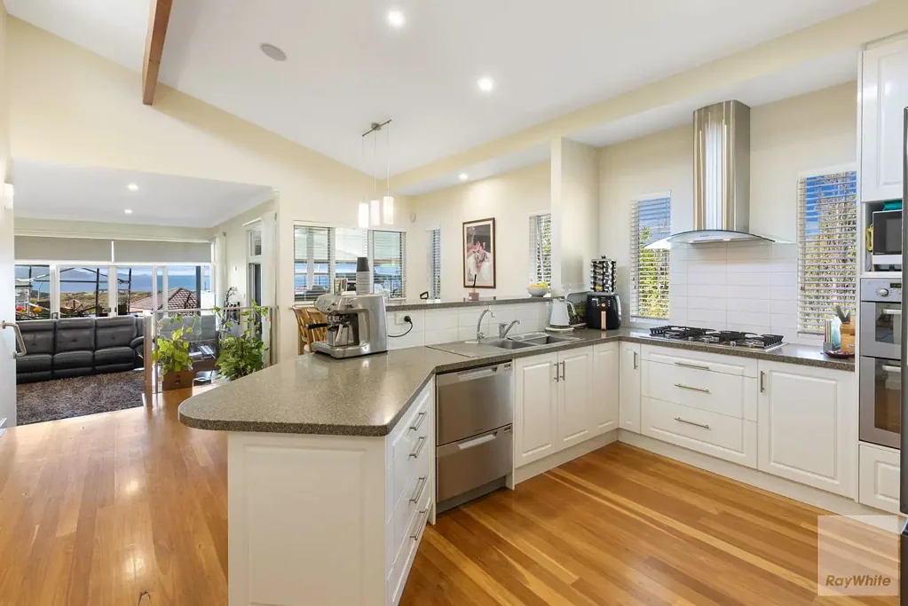 Mira Mar 3Habitaciones STUNNING COASTAL LIVING AT 49A MCLEOD STREET, MIRA MAR