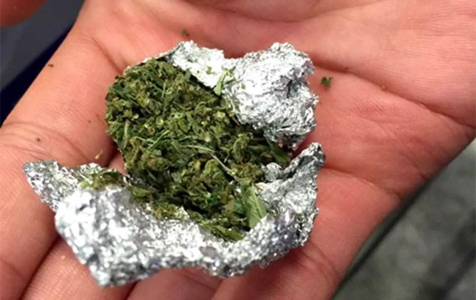 南岛80岁男子私藏400多克大麻，他这个理由让法官接受……