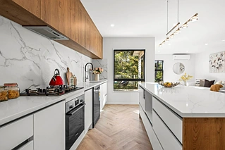 5B Saddleback Rise, Murrays Bay, North Shore City