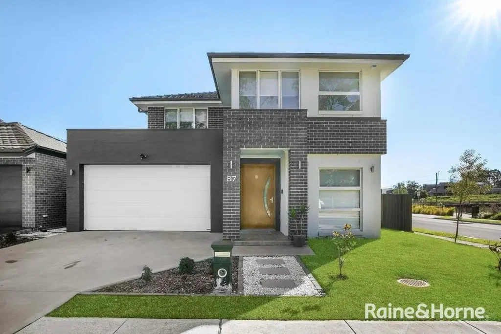 Contemporary Living in a Prime Location