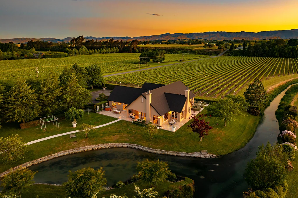 Renwick 5 Bedroom PURE CLEAN NZ – BOTTLE YOUR OWN BRAND OF WINE