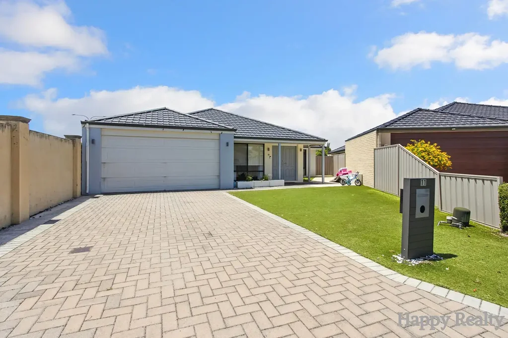 11 Arklow Glen, Canning Vale, WA 6155