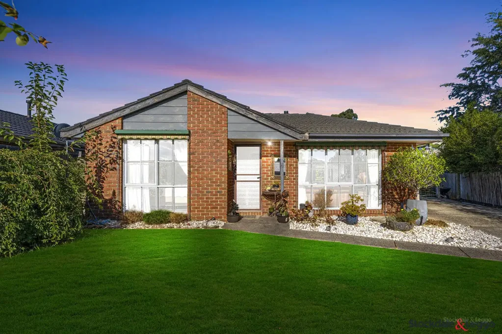Pakenham 3Moenga Renovated Home on 740m² with Massive Shedding & Subdivision Upside