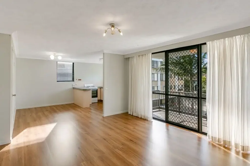 CENTRAL UNIT IN PALM BEACH