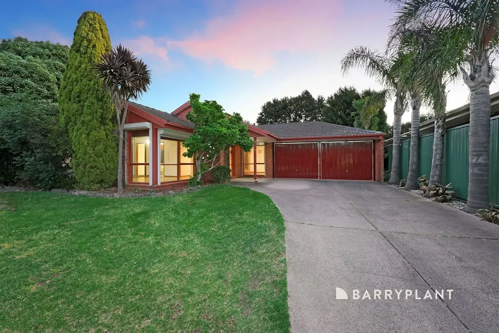 Rowville 4Zimmer A Prime Rowville Address on a Spacious, Level Allotment