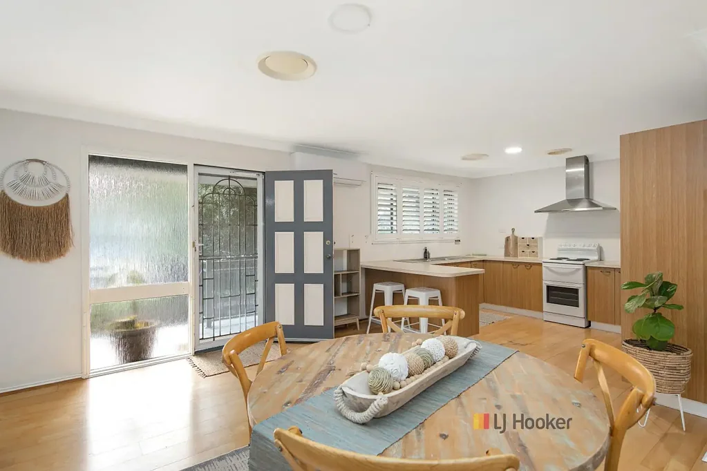 Budgewoi 2房  Standalone Coastal Villa in the Heart of Town!