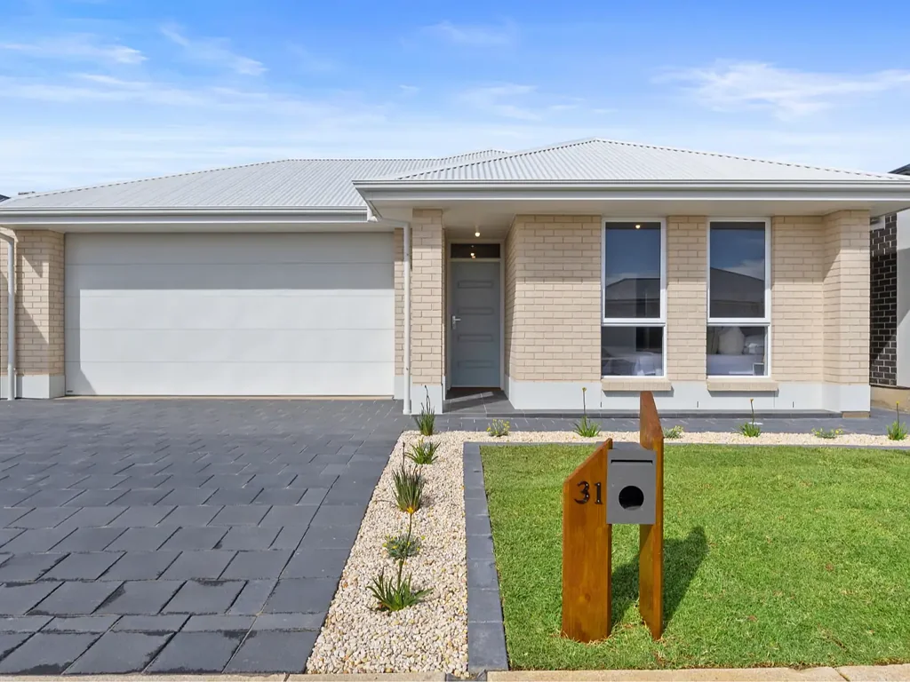 Aldinga Beach 3 Bedroom MOVE IN NOW - WHY WAIT TO BUILD?
