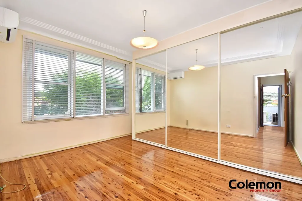 Spacious 3-Bed Family Home in Roseland