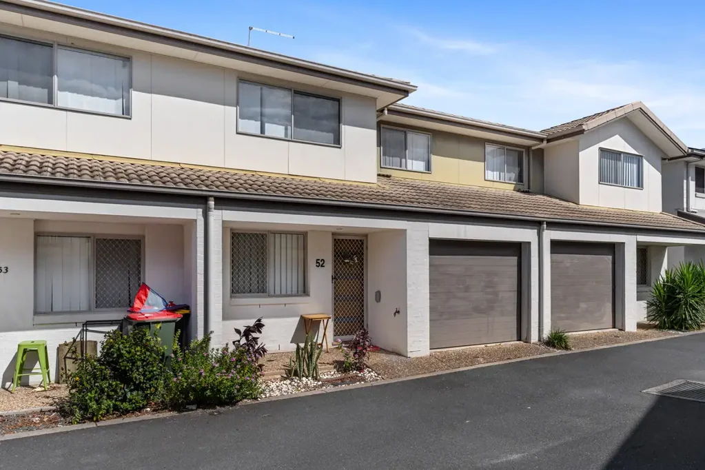 Deception Bay 3ห้องนอน Vacant Possession - Stylish and Spacious 3-Bedroom Townhouse in Deception Bay!