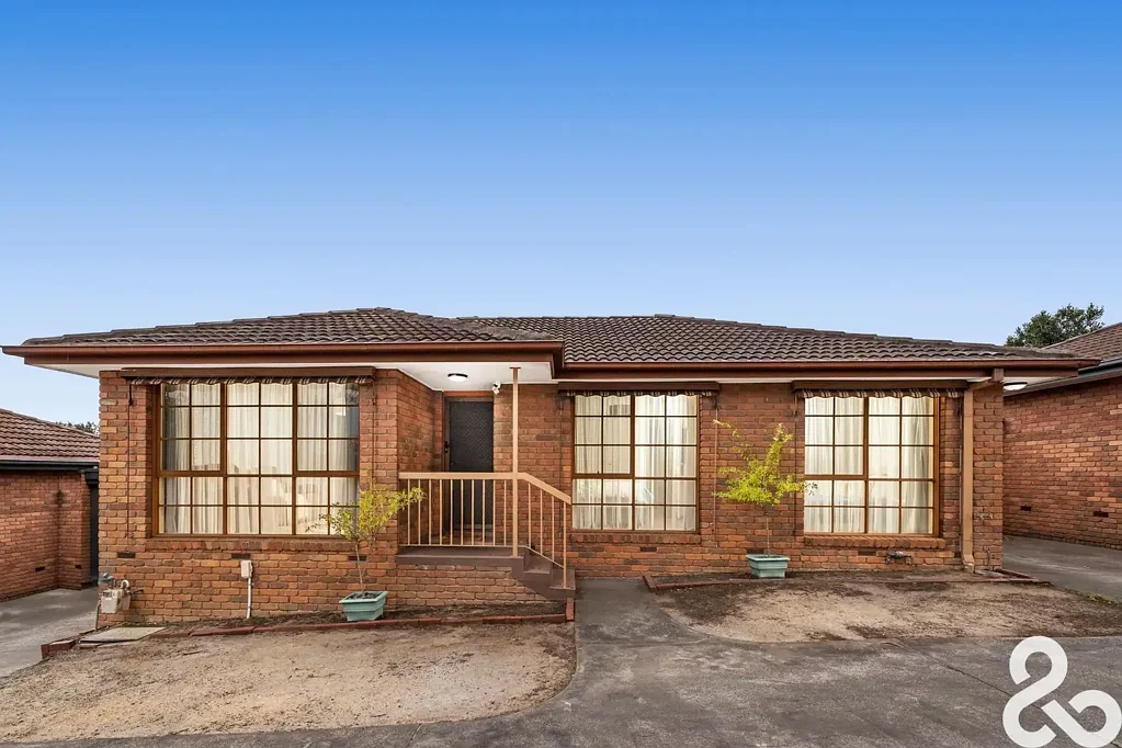 Greensborough 2 Bedroom YOUR SEARCH IS OVER
