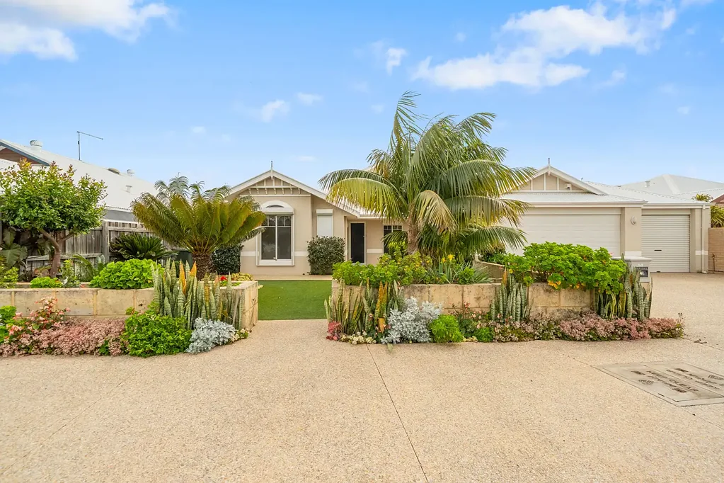 Erskine 3房  Effortless living in the heart of Mandurah Quays.