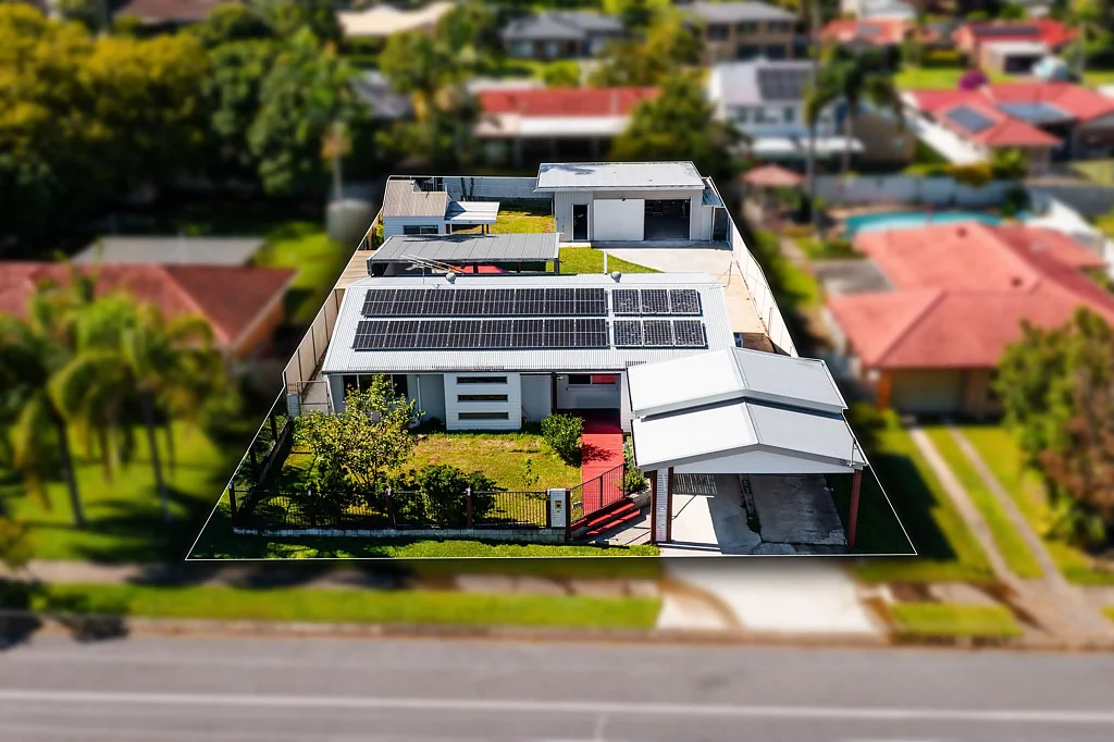 Springwood 4 Bedroom 19 meter frontage Endless Potential in a Prime Springwood Pocket