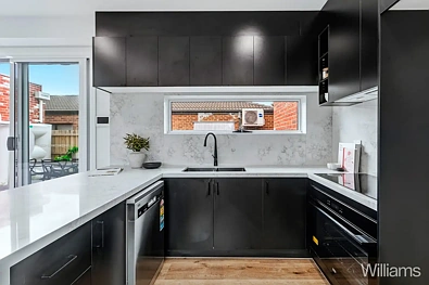 2/15 Eames Avenue, Brooklyn, VIC 3012, 3 Schlafzimmer, 2 Badezimmer, Townhouse