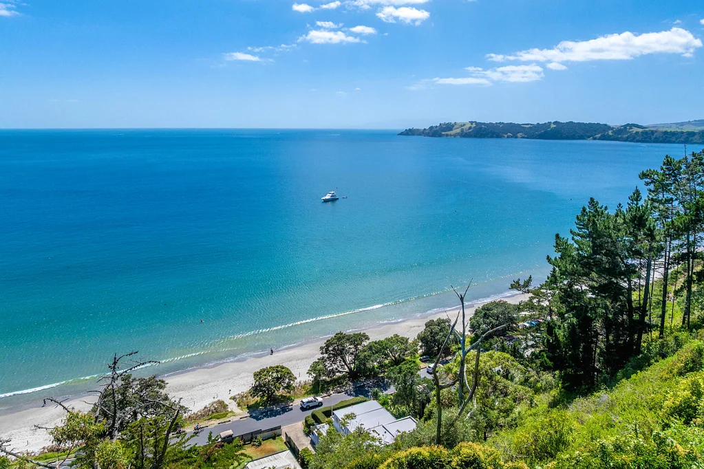 Onetangi 3침실 Sweeping ocean views in tightly held position
