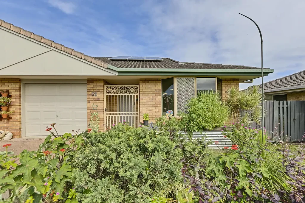 Spacious & Stylish 2-Bedroom Unit in the Heart of Maroochydore