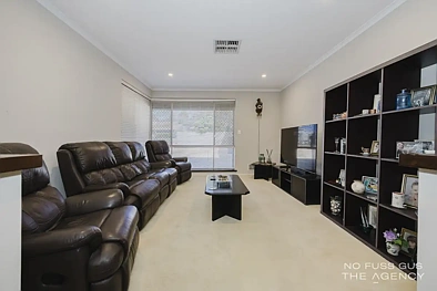 ਰਹਿਣ ਵਾਲਾ ਕਮਰਾ - 32 Carr Crescent, Warwick, WA 6024