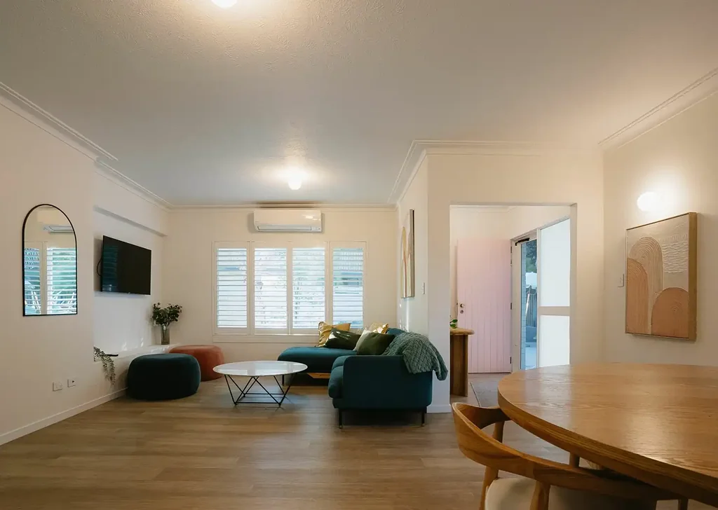 VILLA on Chevron Island  Immediately available