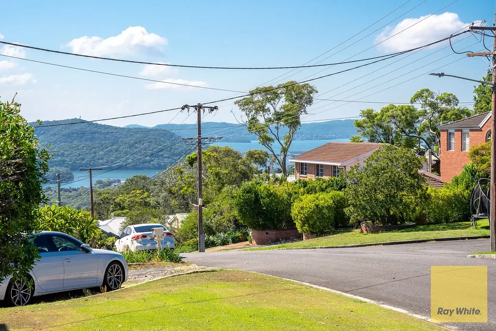 Umina Beach 海滨明珠 地势优越 北向视野 614.8㎡画布 繁华盛境 世外桃源 便捷通勤 梦想家园起始地 Elevated & Gently Sloping Land