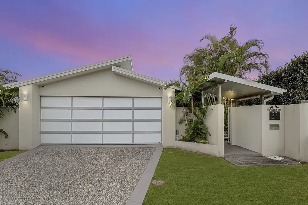 Riverside Entertainer's Sanctuary, Broadbeach Waters
