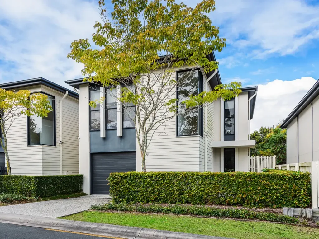 Pacific Pines 3 Slaapkamer Ready to Move In – Stylish Townhouse in an Unbeatable Pacific Pines Location!