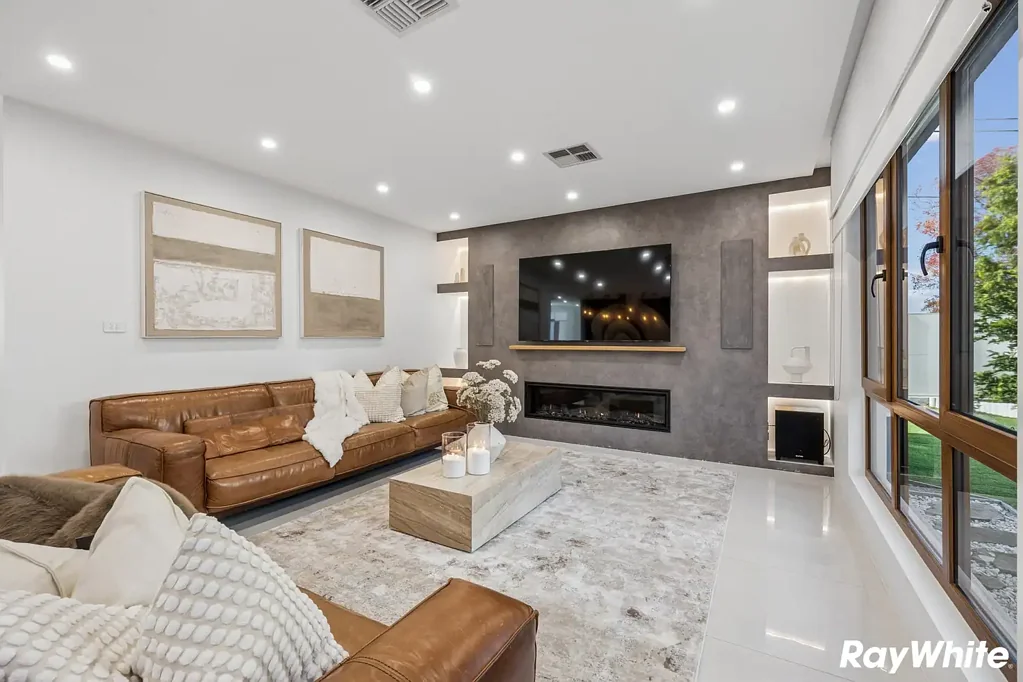 Luxury Smart Home with Cinema Audio | Walk to Knox, Abbotsleigh & Warrawee Station