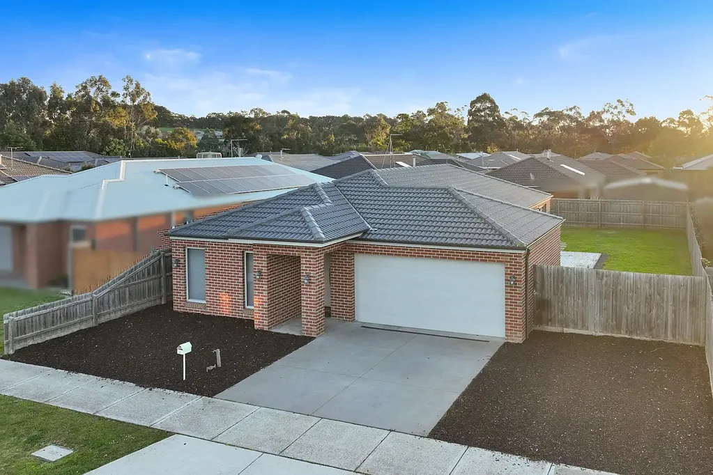Drouin 3房  MODERN FAMILY HOME OFFERS CONVIENCE AND VALUE