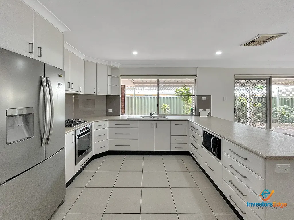 Beautiful Family Home with Swimming Pool & Partly Furnished