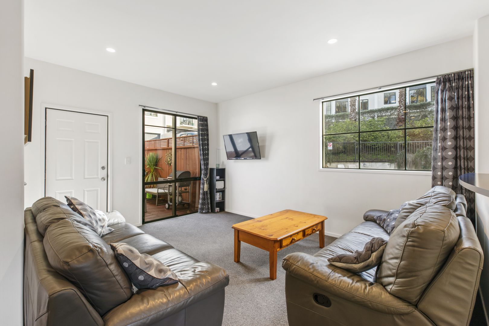 10/69 Target Road, Totara Vale, Auckland - North Shore, 2 Kuwarto, 1 Banyo