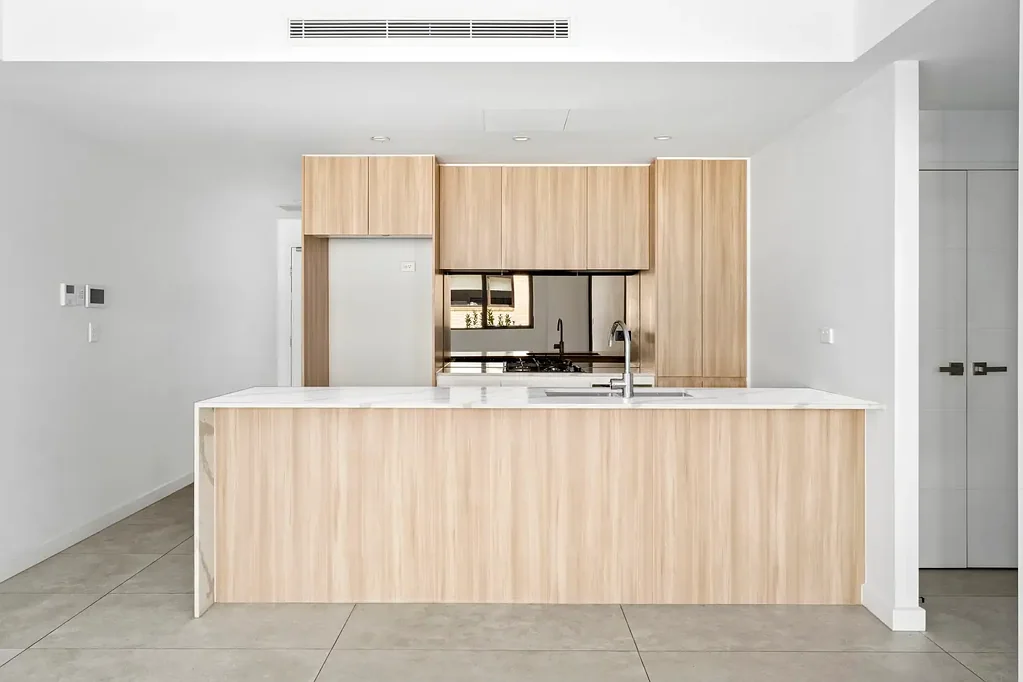 Schofields 2Kwarto Near New, ALAND built apartment with East Facing Balcony - 8 minutes walk to Schofields Train Station!