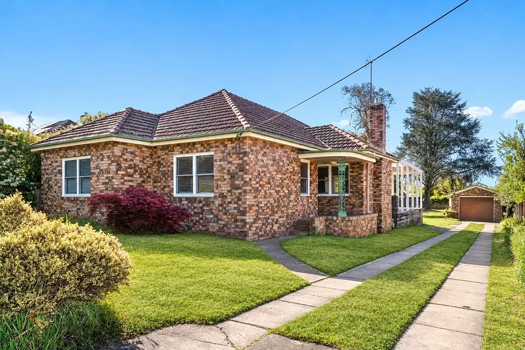 Mittagong 3Kwarto Prime Location with Space, Style and Future Potential