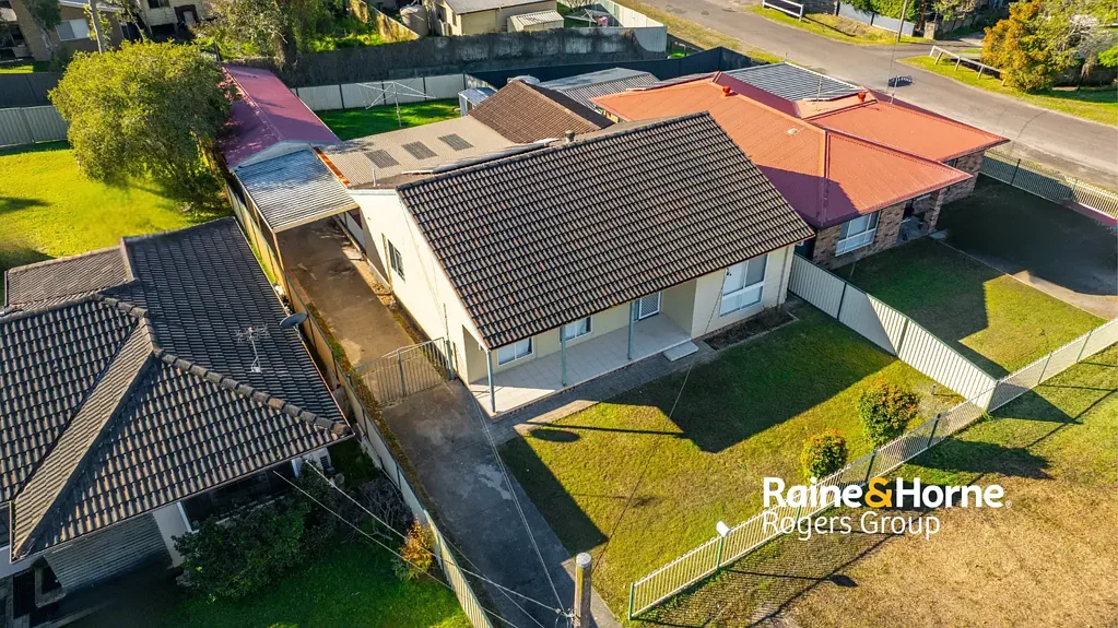 San Remo 4 Bedroom Spacious Family Home with Studio