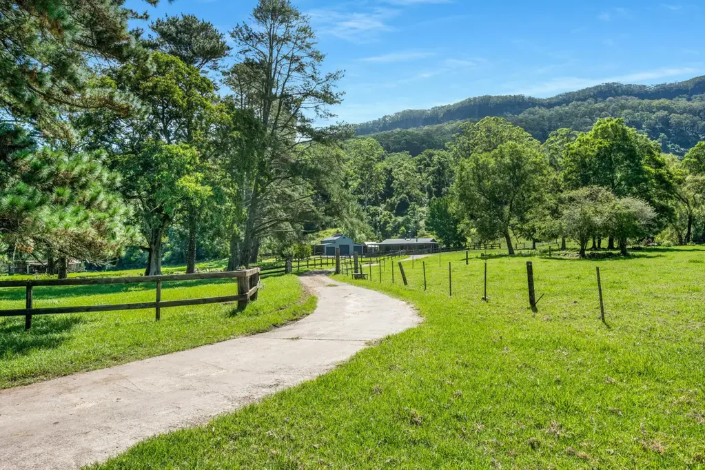 Wattamolla  Off-grid living on Brogers Creek