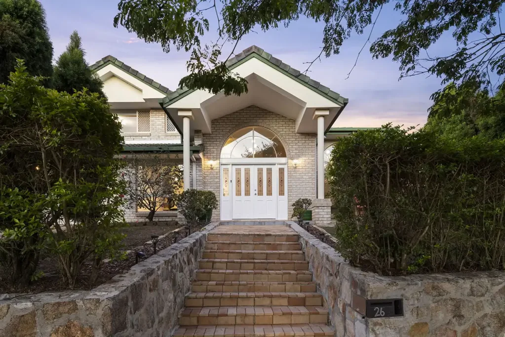 Sinnamon Park 5Zimmer Architectural Elegance and Effortless Family Living