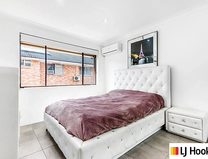 6/262 River Avenue, Carramar, NSW 2163, 2房, 2浴, Townhouse