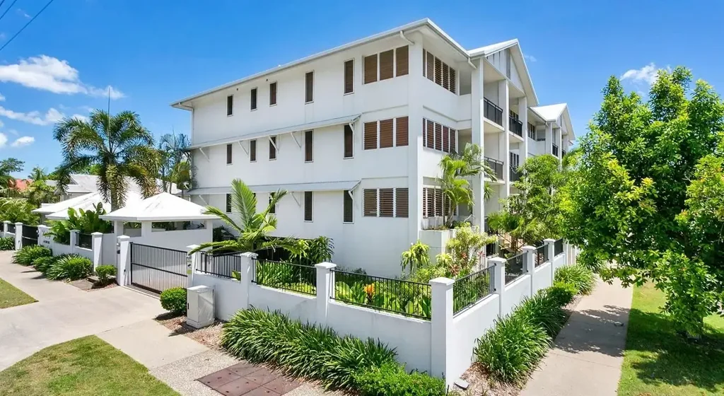 2/16-18 Smith Street, Cairns North, QLD 4870