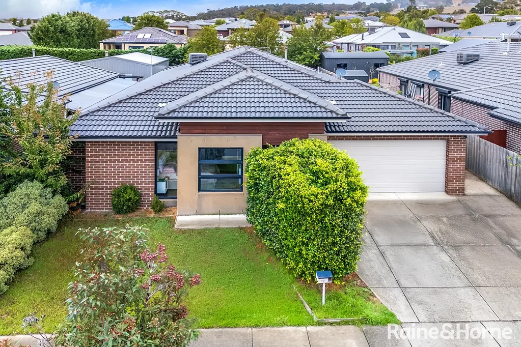 17 Coop Drive, Gisborne, VIC 3437
