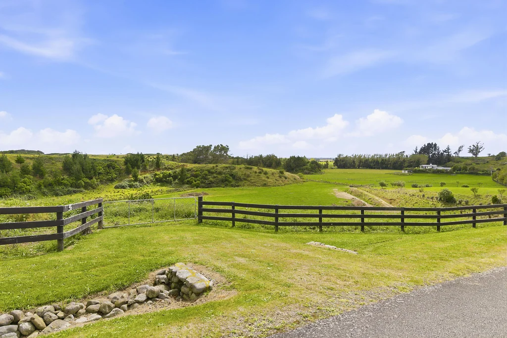 Shannon Country feel - town convenience