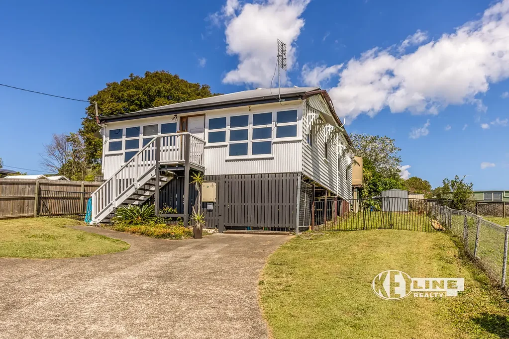 Nambour 3Zimmer Super Central, Large, Medium Density Block, Endless opportunities!