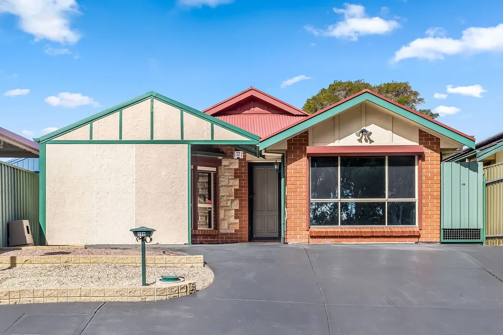 28B Madigan Crescent, Woodcroft, SA 5162