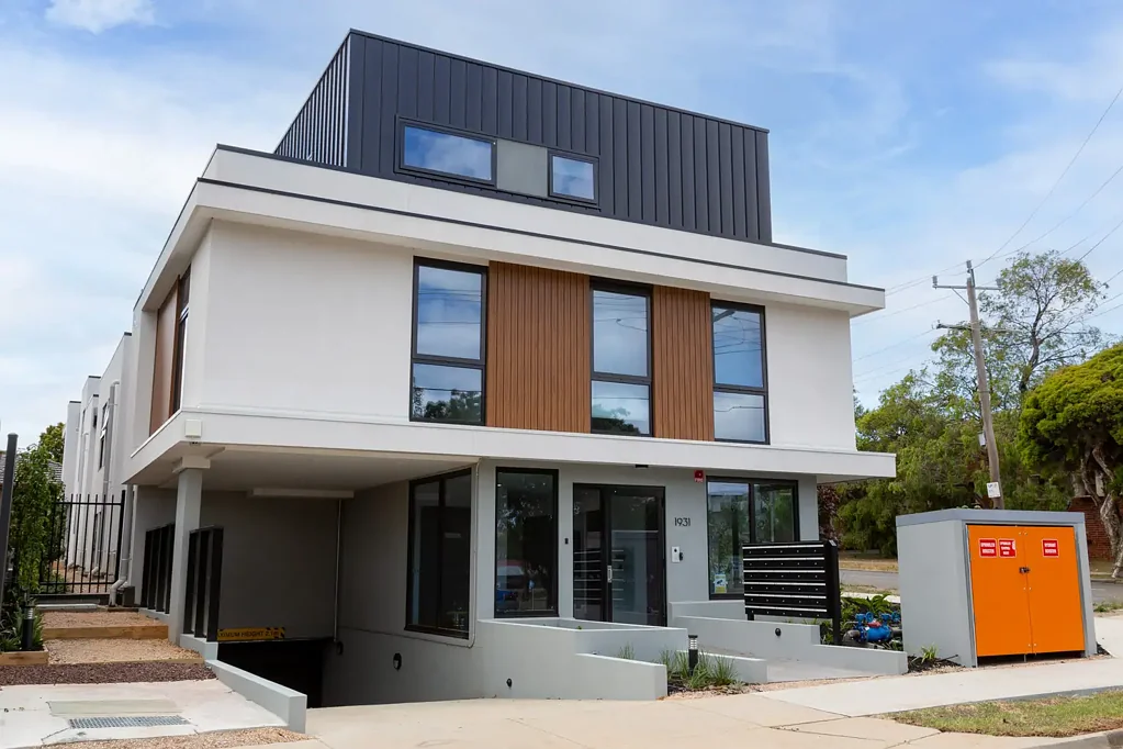 Student Accommodation 800m to Monash University Clayton