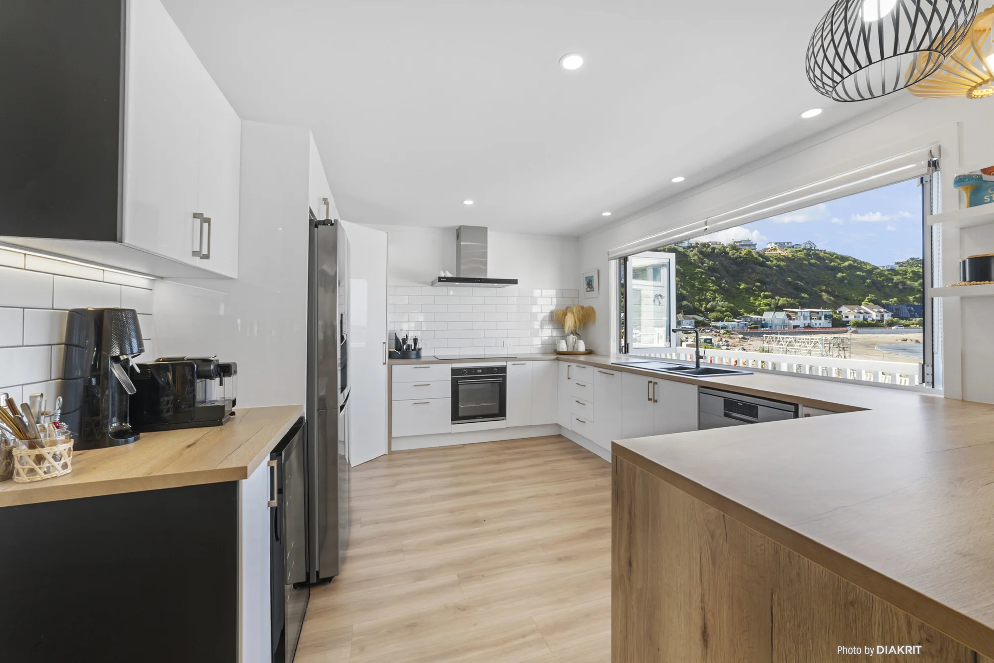 68 Owhiro Bay Parade, Owhiro Bay, Wellington, 4房, 3浴, Home & Income