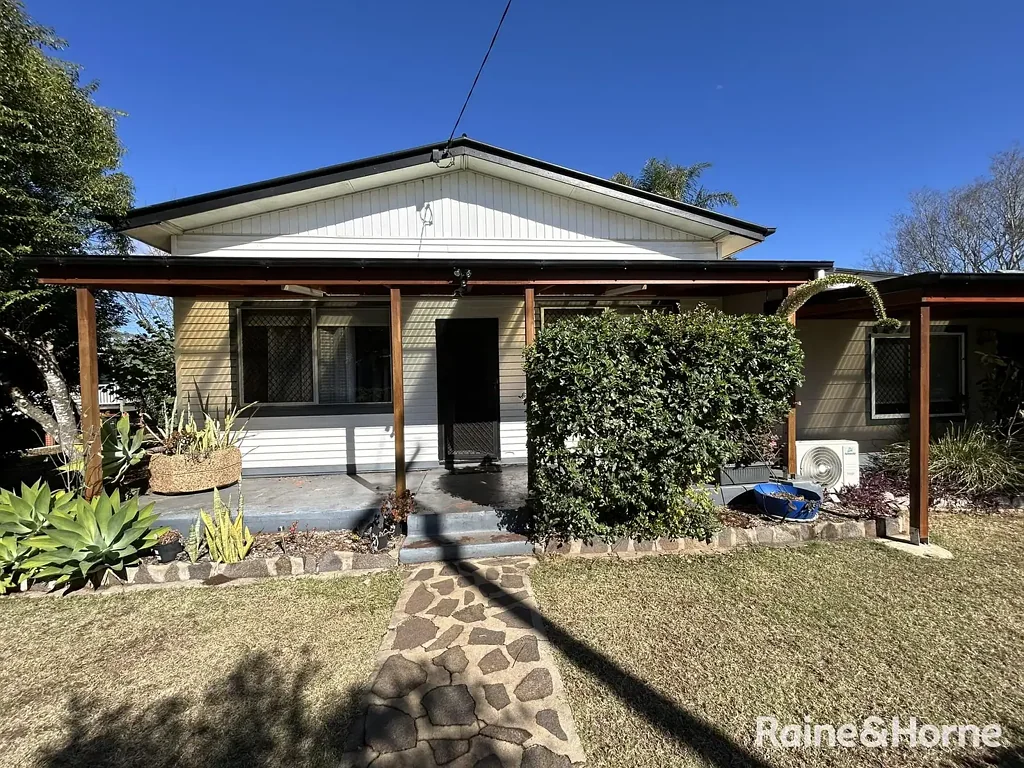 Kingaroy 4房  Fantastic Family Home- Move in or Rent out!