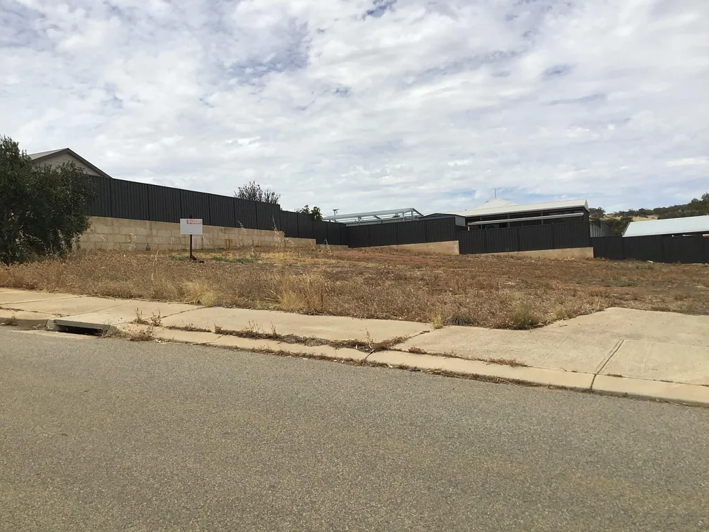 4 Rayner Loop, Nunile, WA 6566