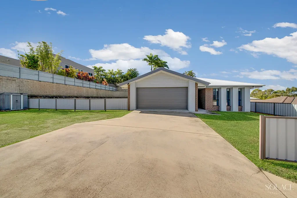41 Dartmouth Close, Clinton, QLD 4680