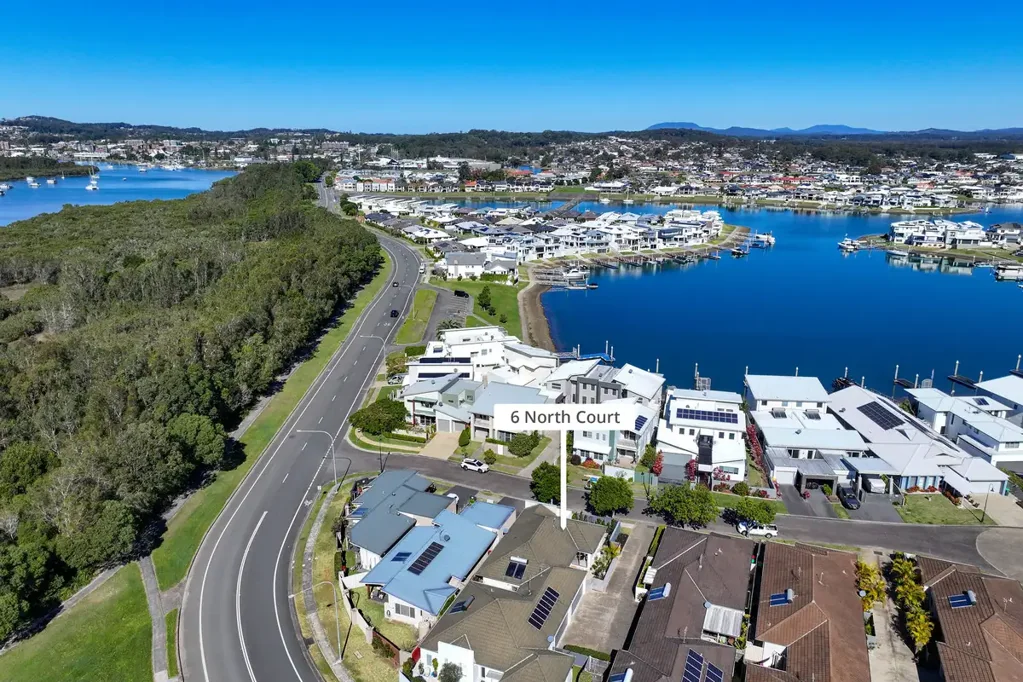 Port Macquarie 3 Bedroom Central Location – Level Walk To Town