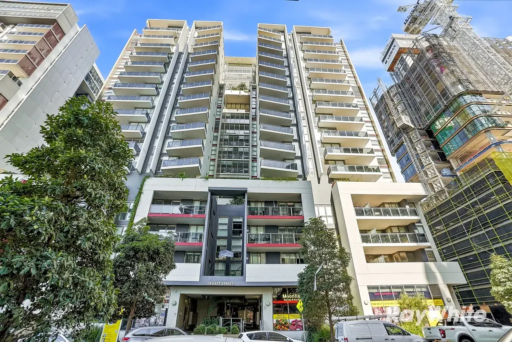 Granville 2Moenga Spacious 2-Bedroom Apartment Plus Study - Walk to Station