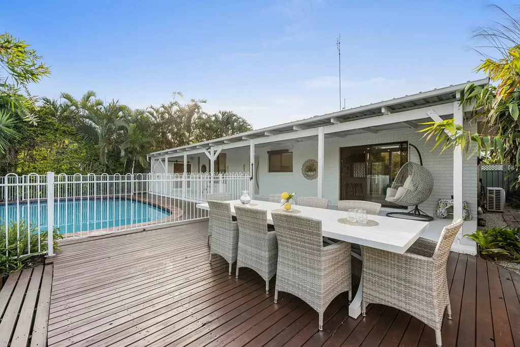 Helensvale 4房  A Private Family Sanctuary Made for Entertaining
